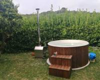 DeLux 200 Jacuzzi con la estufa EXTERNA de leña