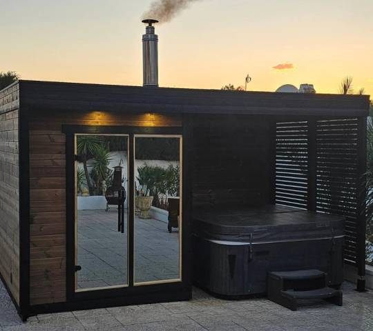 Sauna Patio L Plus exterior con estufa de leña